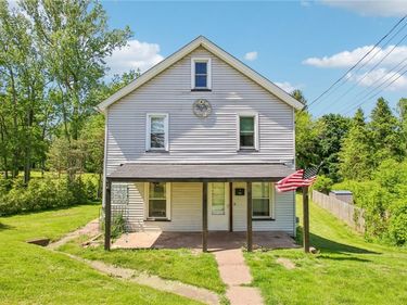 54 East Avenue , Holley, NY 14470