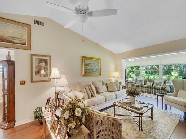 370 N Grove Isle Circle, Vero Beach, FL 32962