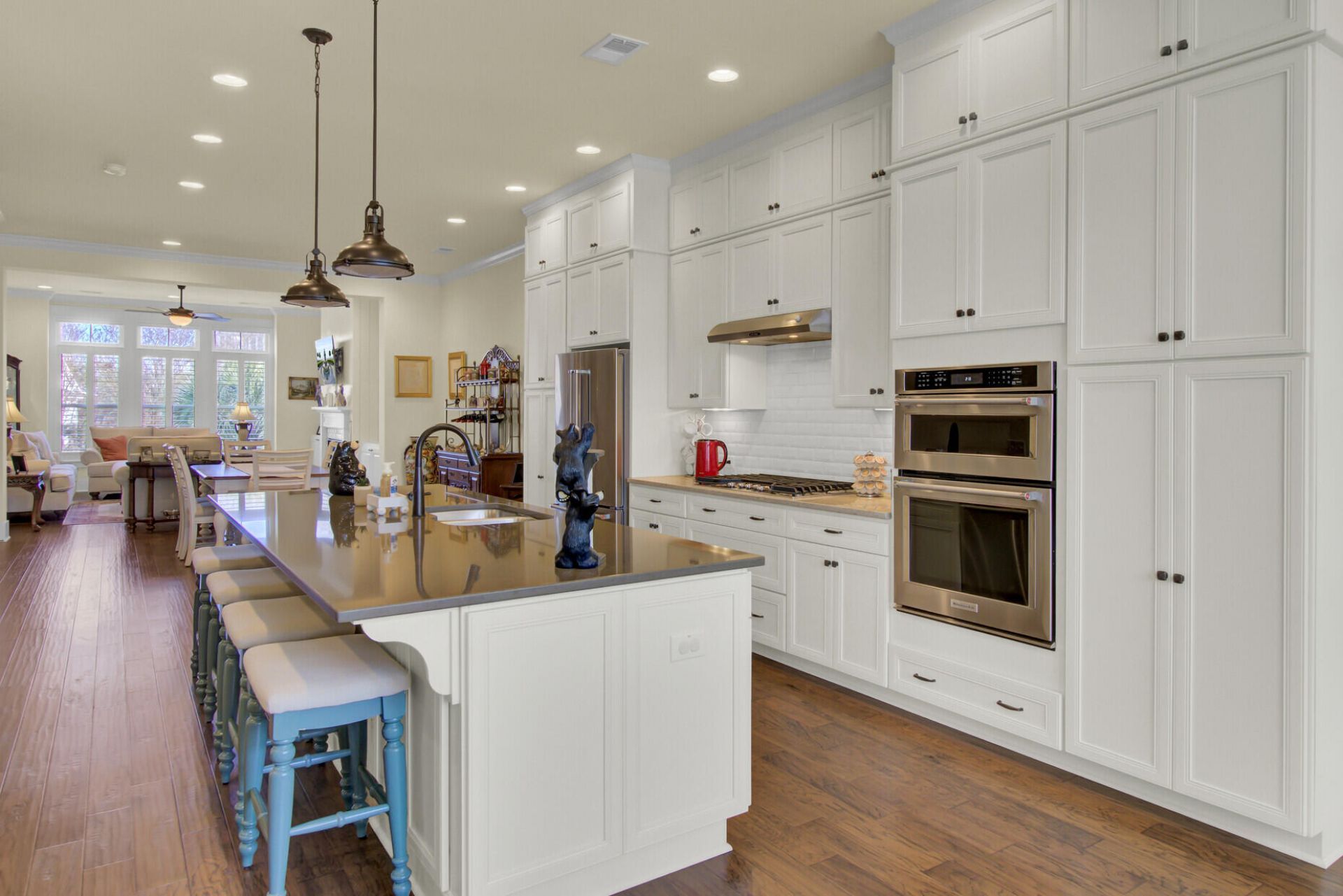 1705 Frissel Street Photo 12