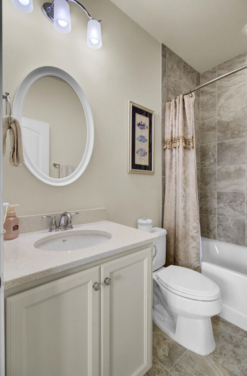 1705 Frissel Street Photo 27