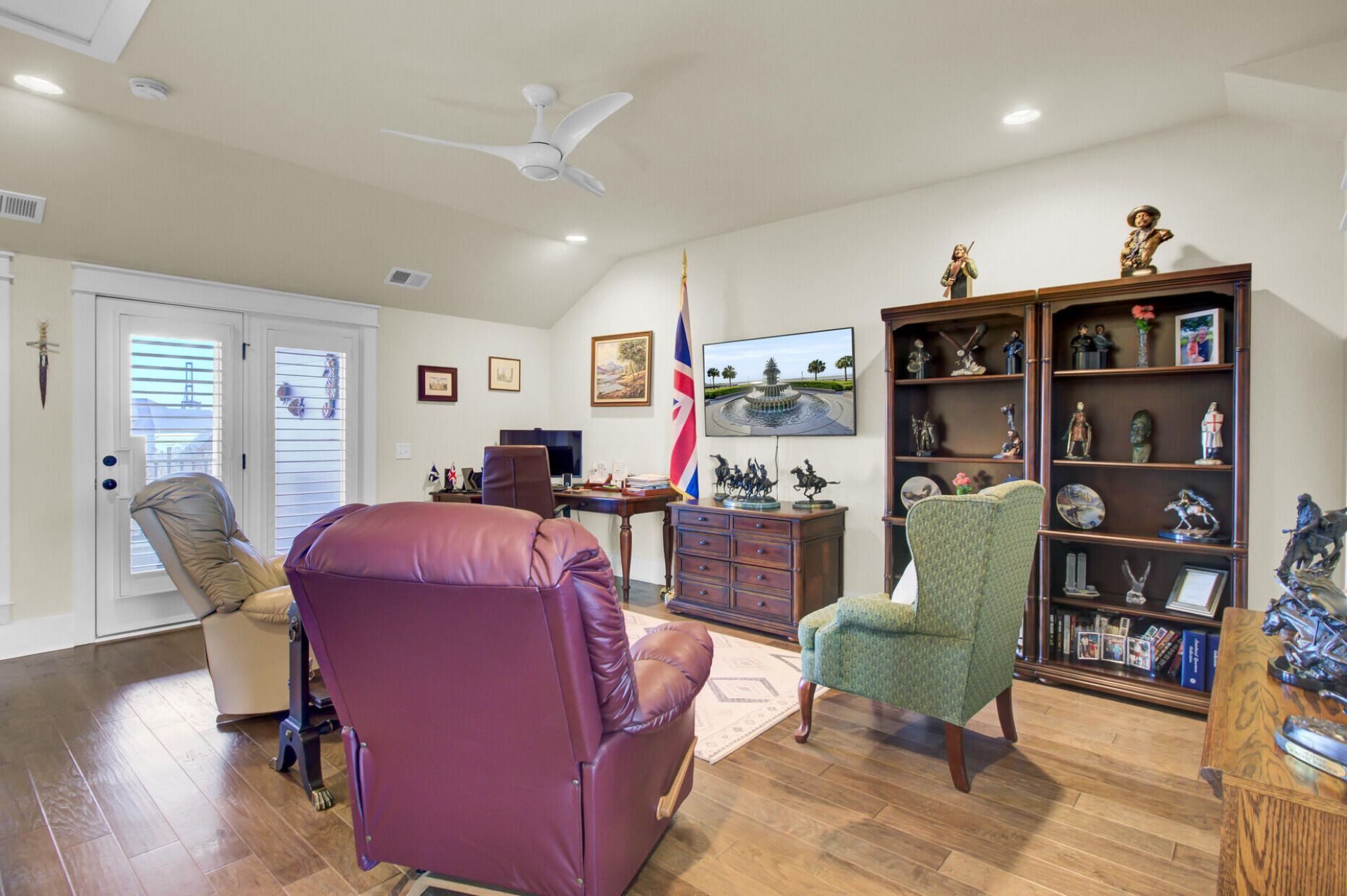 1705 Frissel Street Photo 29