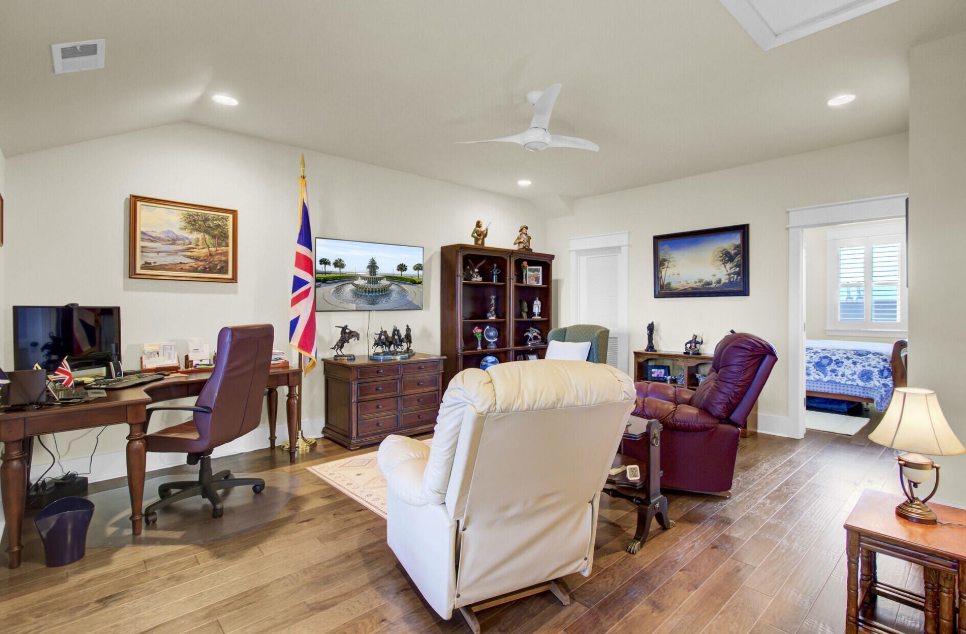 1705 Frissel Street Photo 31