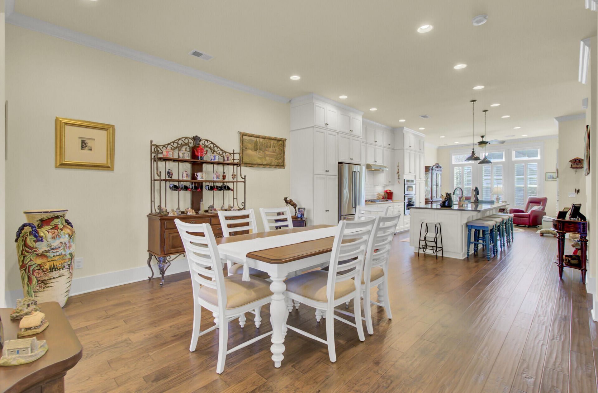 1705 Frissel Street Photo 8