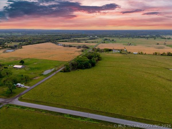 002 E 210 Road , Vinita, OK 74301