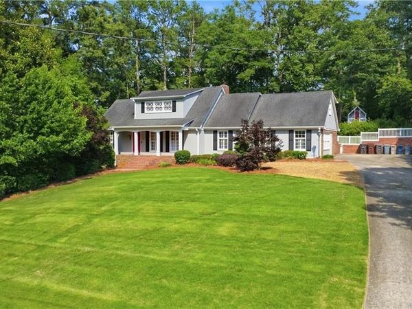 2 Walnut Drive , Cartersville, GA 30120