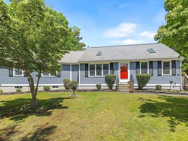 71 Cains Hill Dr, Taunton, MA 02718