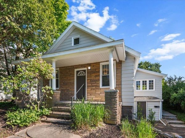 710 Leonard Street NE, Grand Rapids, MI 49503