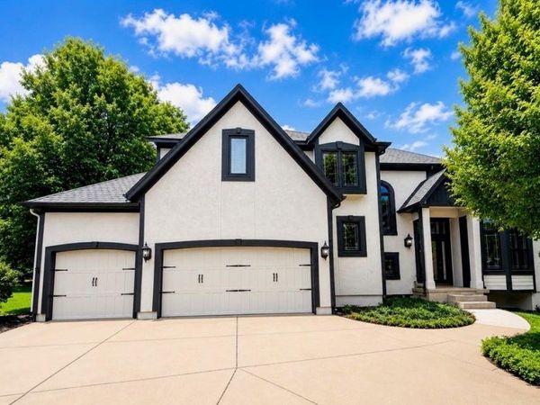 10820 S CEDAR NILES Boulevard, Olathe, KS 66061