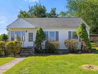 303 DEVON RD, STAUNTON, VA 24401