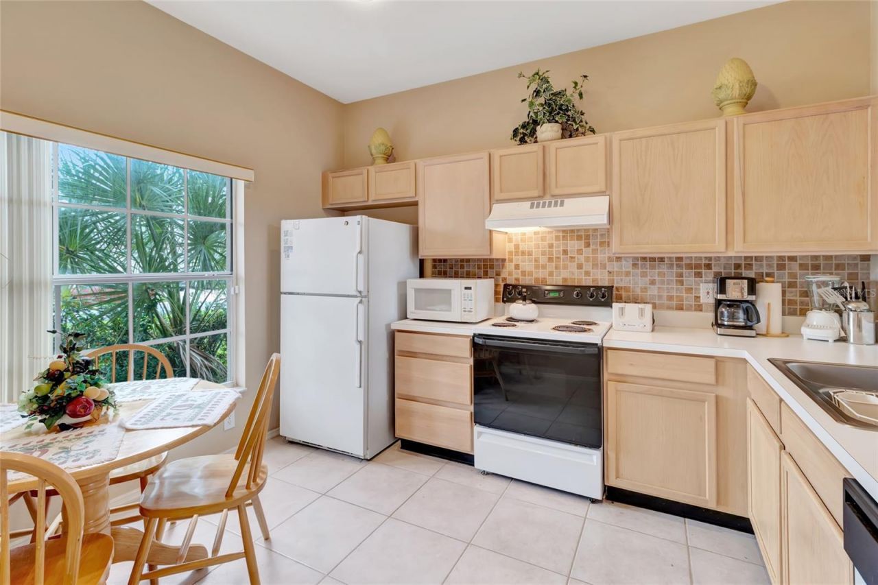2613 Spring Hill Drive, Kissimmee, FL 34743 Photo