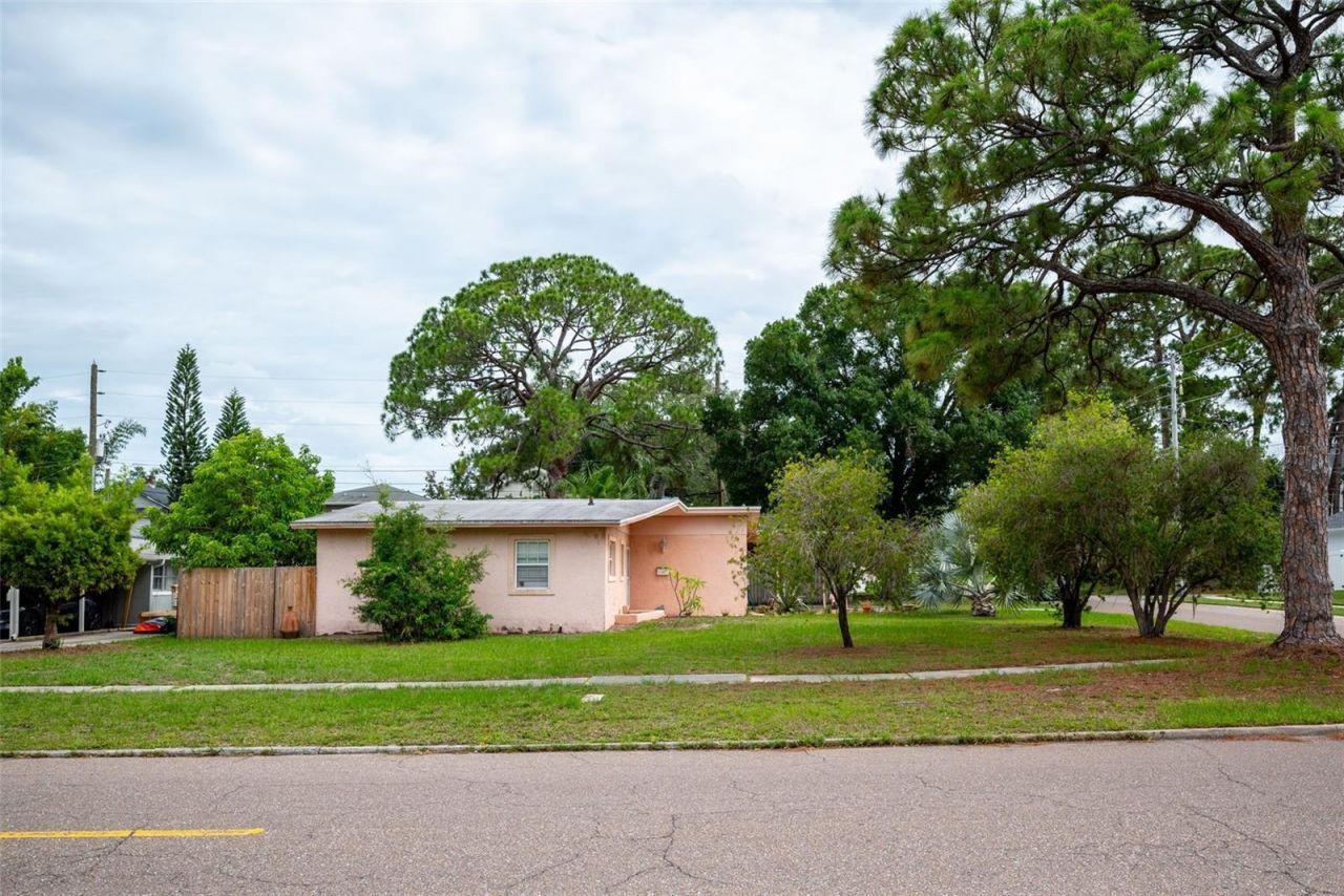 494 34th Avenue N, Saint Petersburg, FL 33704 Photo