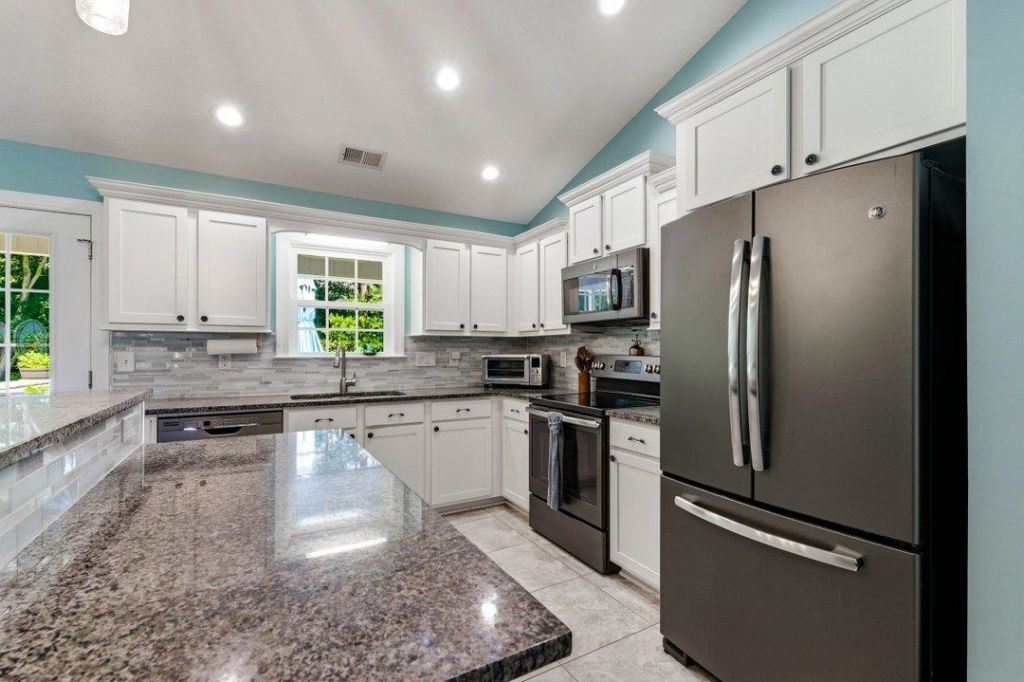225 Fox Hunt Pl. Photo 13
