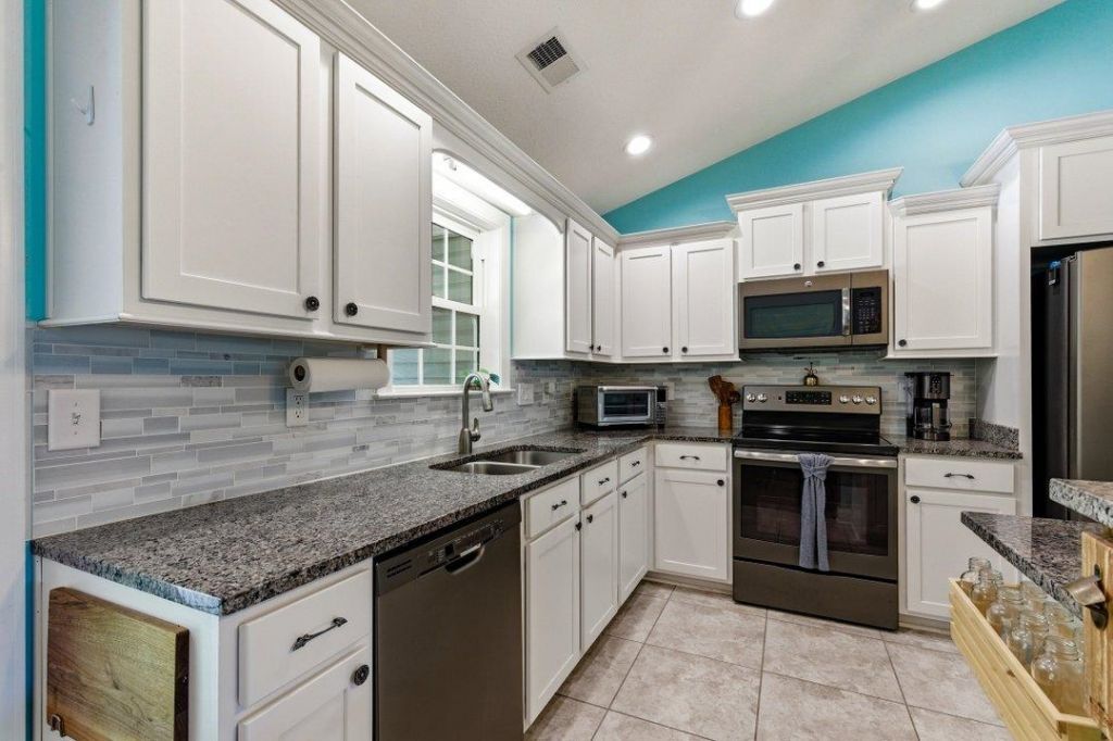 225 Fox Hunt Pl. Photo 15