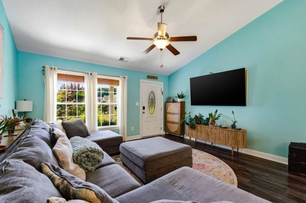 225 Fox Hunt Pl.  Photo 9