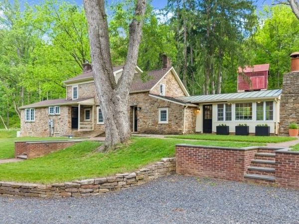 37 Brookville Hollow Rd, Delaware, NJ 08559