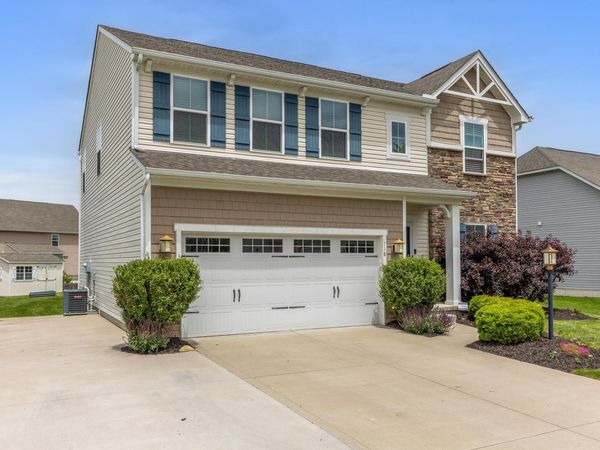 118 Stirling Way, Pataskala, OH 43062