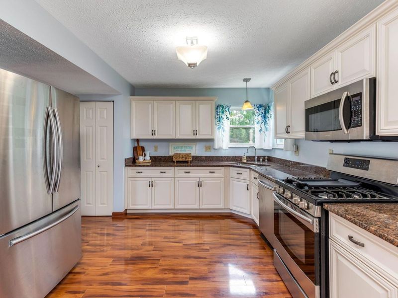 6649 Cloverlawn Circle, Canal Winchester, OH 43110 Photo 11