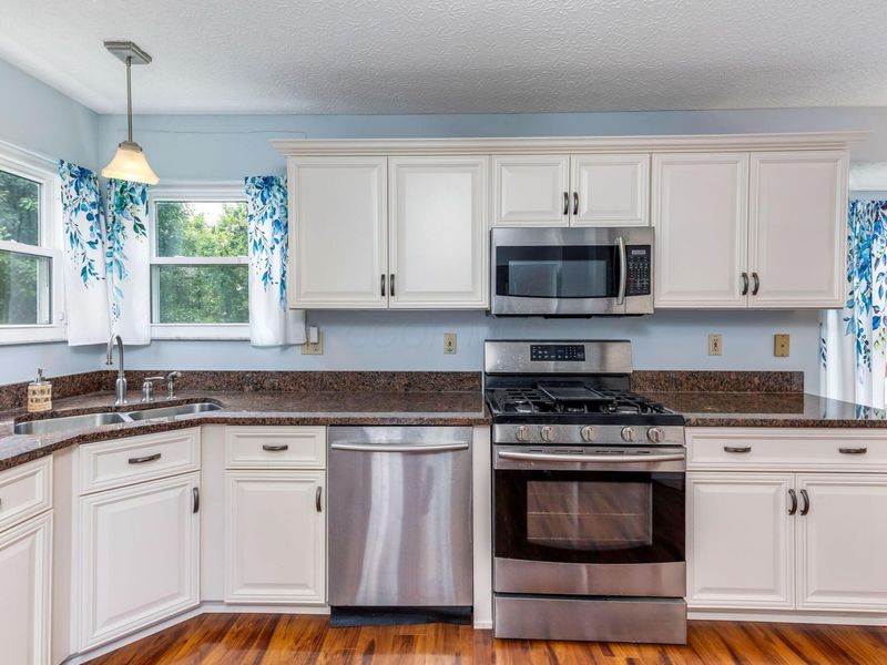 6649 Cloverlawn Circle, Canal Winchester, OH 43110 Photo 12