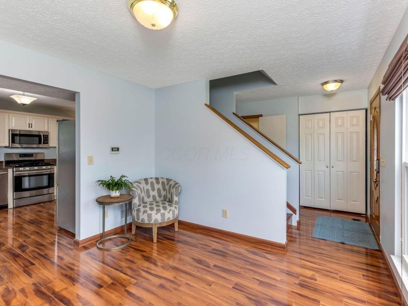 6649 Cloverlawn Circle, Canal Winchester, OH 43110 Photo 8