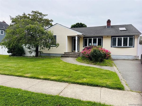 24 Elderberry Road, Syosset, NY 11791