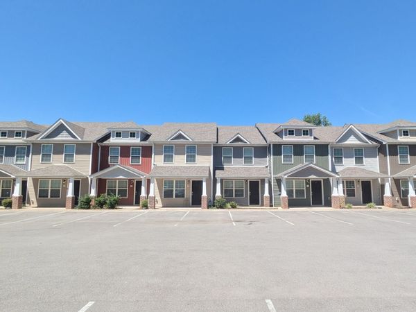 955 Big Sky Dr , Unit R, Clarksville, TN 37040