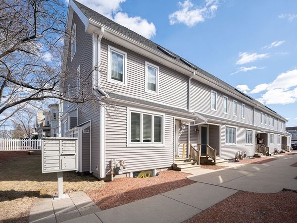 3 Raymond St, Unit 3D, Boston, MA 02134
