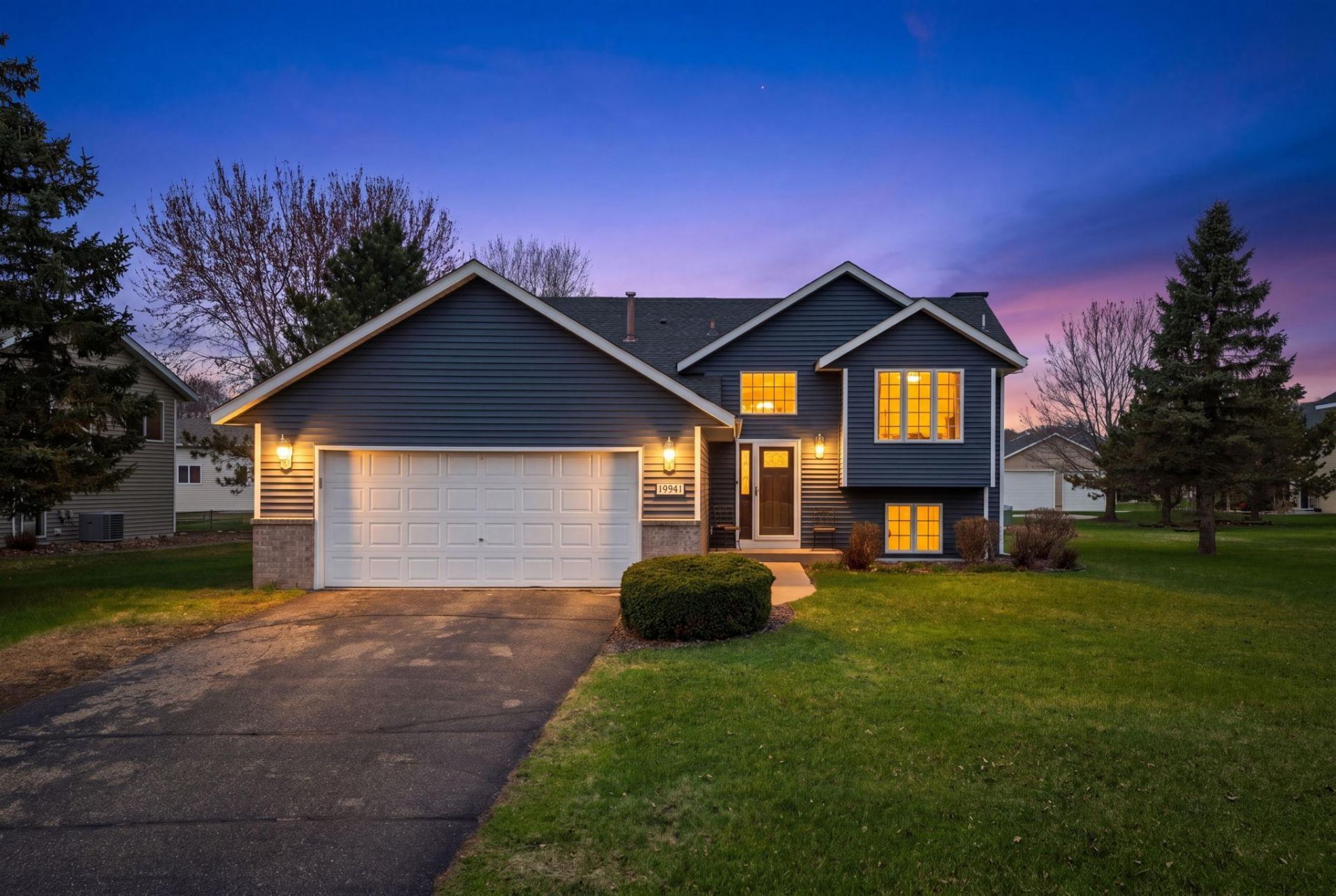 19941 Calgary Trail , Farmington, MN 55024