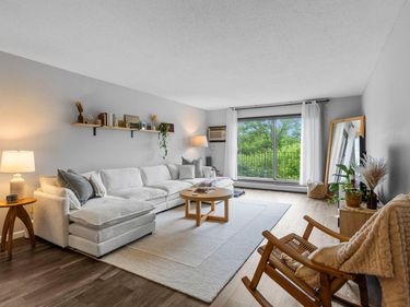 1304 W Medicine Lake Drive, Unit 308, Plymouth, MN 55441