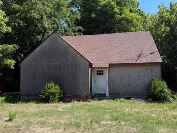 6574 US Highway 311 , Sophia, NC 27350