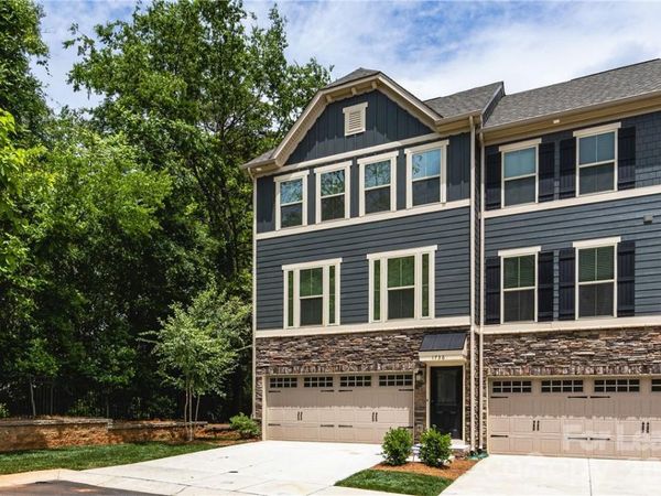 1736 Town Oak Lane , Charlotte, NC 28205