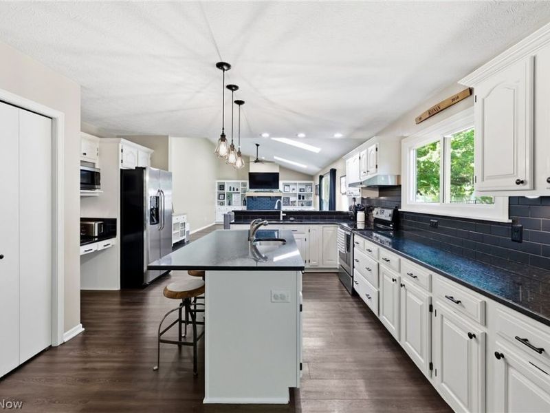630 Moorfield Road, Akron, OH 44333 Photo 8
