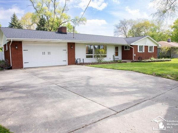4666 E Dunbar Rd Road, Monroe, MI 48161
