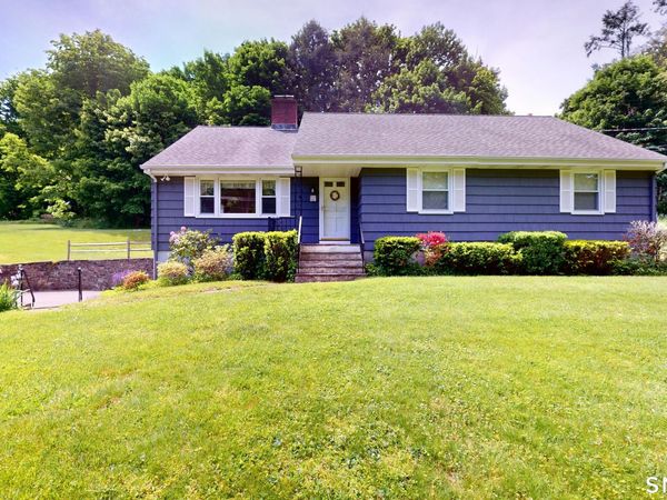309 Danbury , Ridgefield, CT 06877