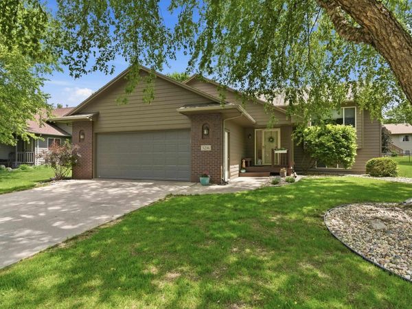 3216 S Pillsberry Ave, Sioux Falls, SD 57103