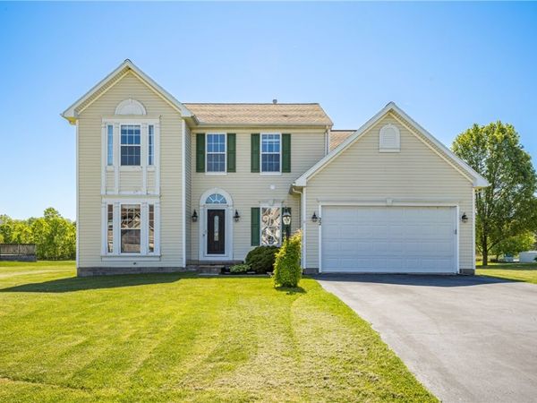 22 Trestle Trail , North Chili, NY 14514