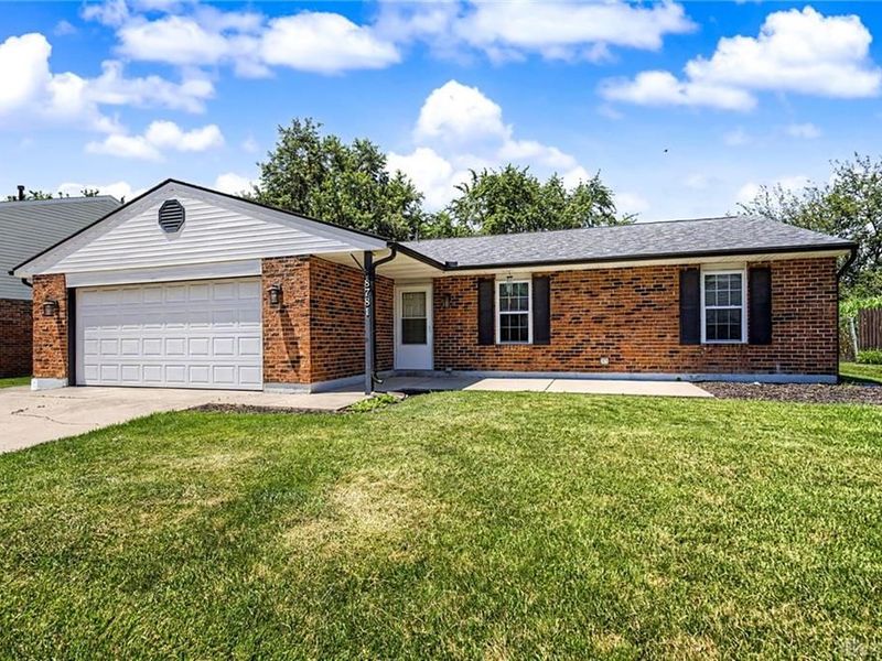 8781 Emeraldgate Drive, Huber Heights, OH 45424 Photo 2