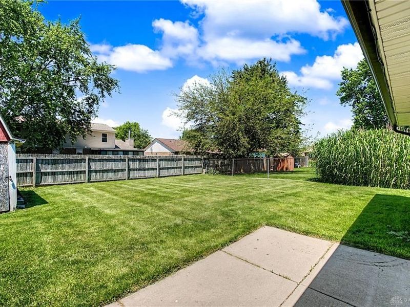 8781 Emeraldgate Drive, Huber Heights, OH 45424 Photo 25