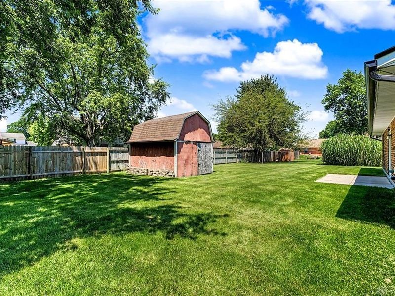 8781 Emeraldgate Drive, Huber Heights, OH 45424 Photo 29