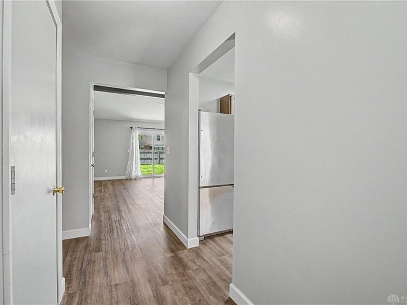 8781 Emeraldgate Drive, Huber Heights, OH 45424 Photo 6