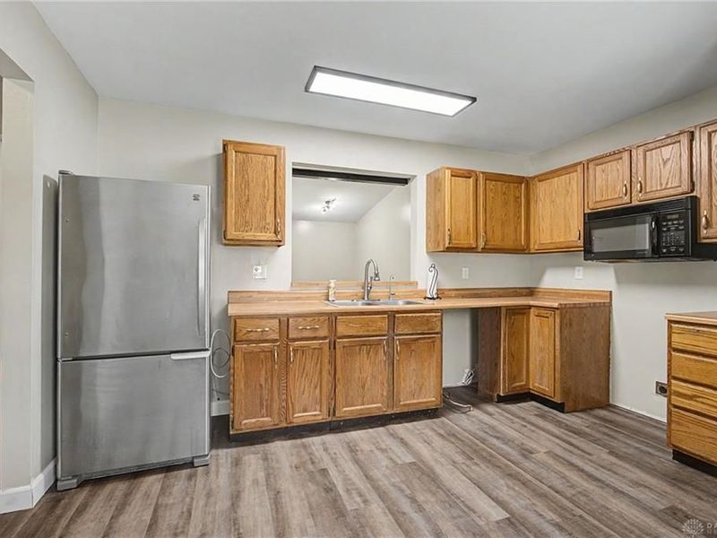 8781 Emeraldgate Drive, Huber Heights, OH 45424 Photo 8