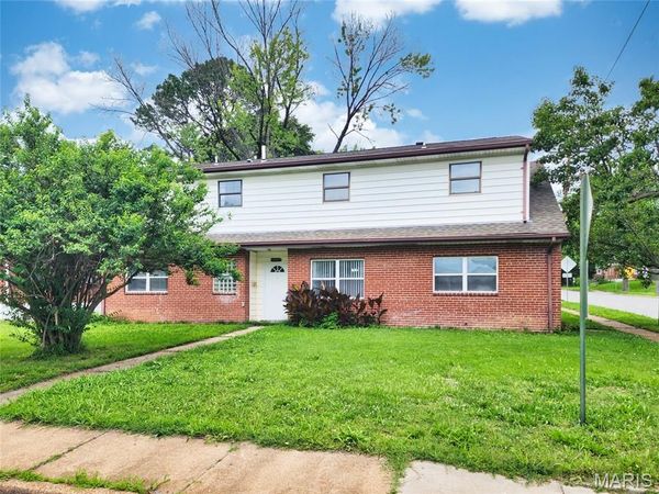 8201 Braddock Drive, University City, MO 63132