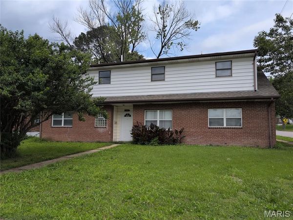 8201 Braddock Drive, University City, MO 63132