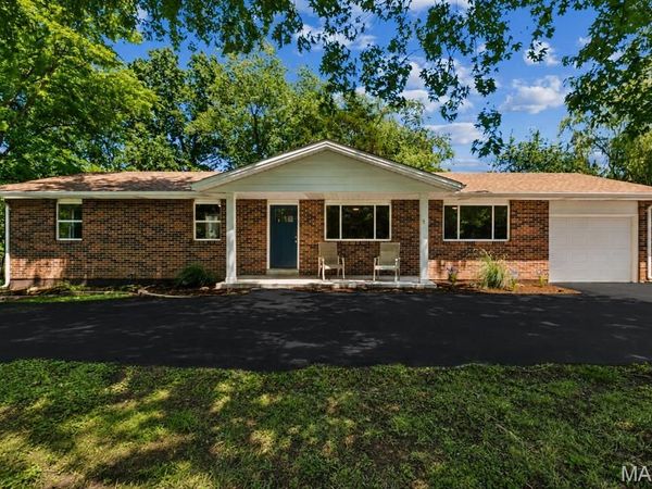 1740 Parr Road , Wentzville, MO 63385