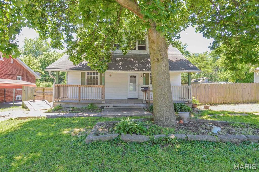 206 Gilbert Street , Belleville, IL 62226 Main Photo