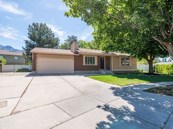 2090 E GREENWICH CIR S, Sandy, UT 84093