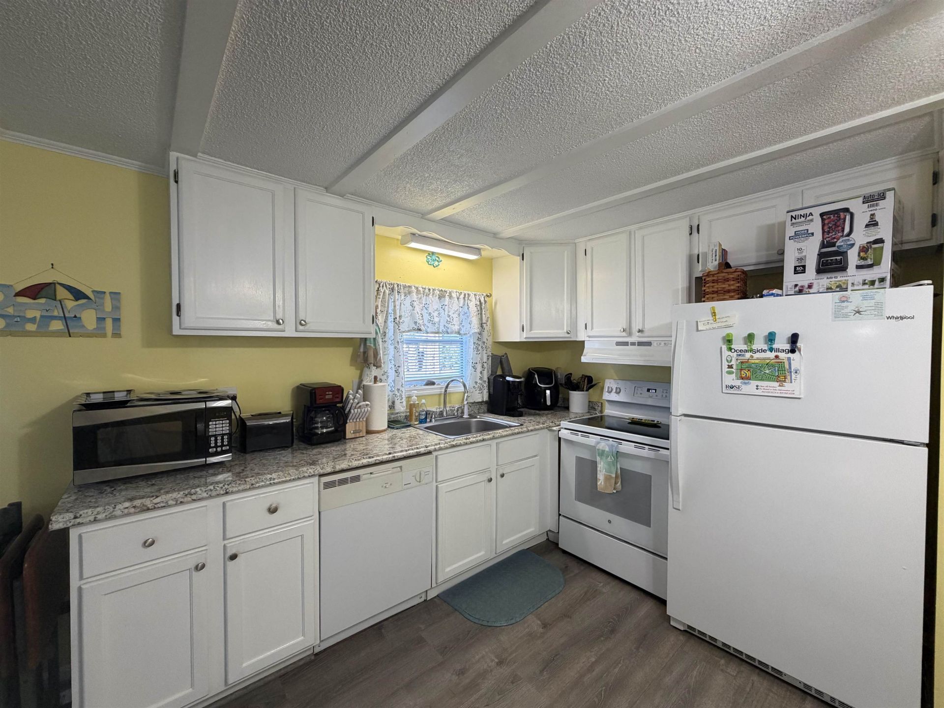 1839 Lark Dr.  Photo 9