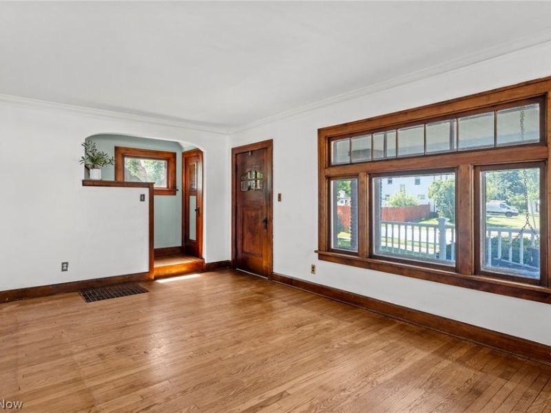6502 Renwood Drive, Parma, OH 44129 Photo 5