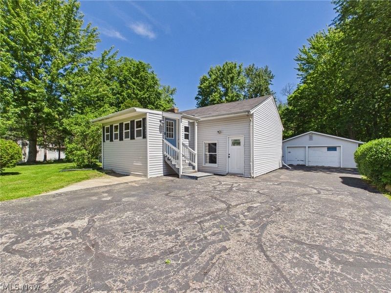 2542 Circle Drive, Painesville, OH 44077 Photo 2