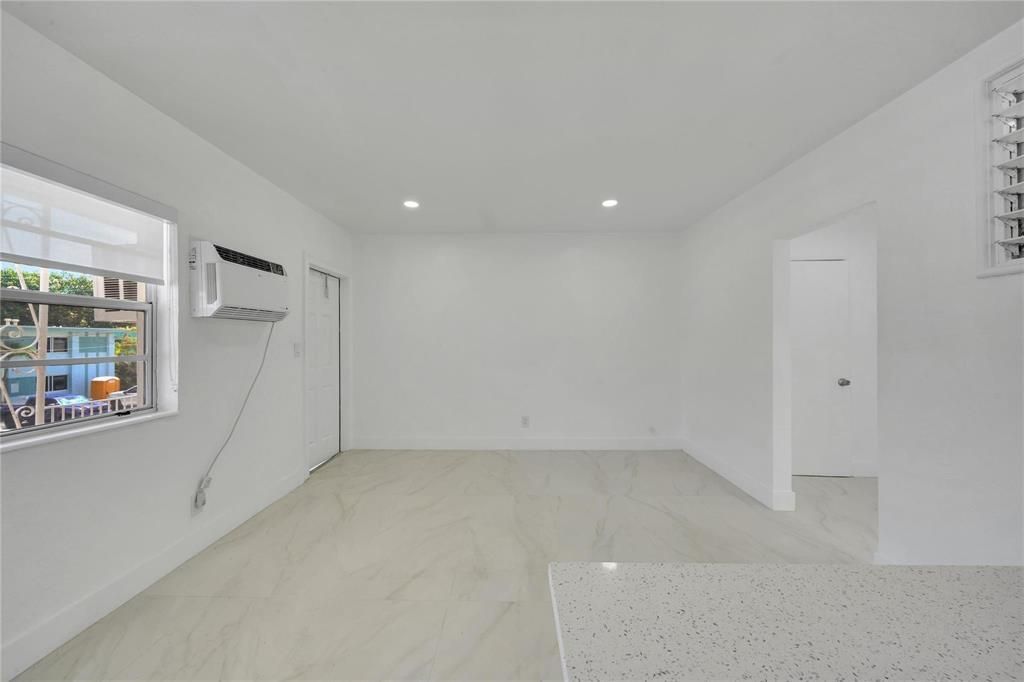 323 Elm Street, Unit 7, Hollywood, FL 33019 Photo
