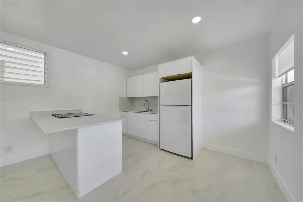 323 Elm Street, Unit 7, Hollywood, FL 33019 Photo